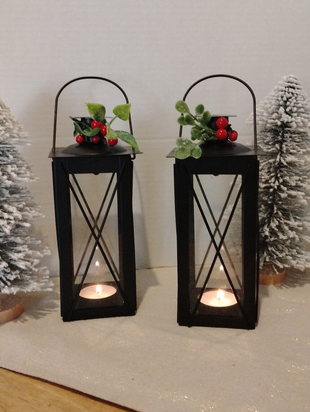 Metal &Glass Black Christmas Lantern With Tea Lights